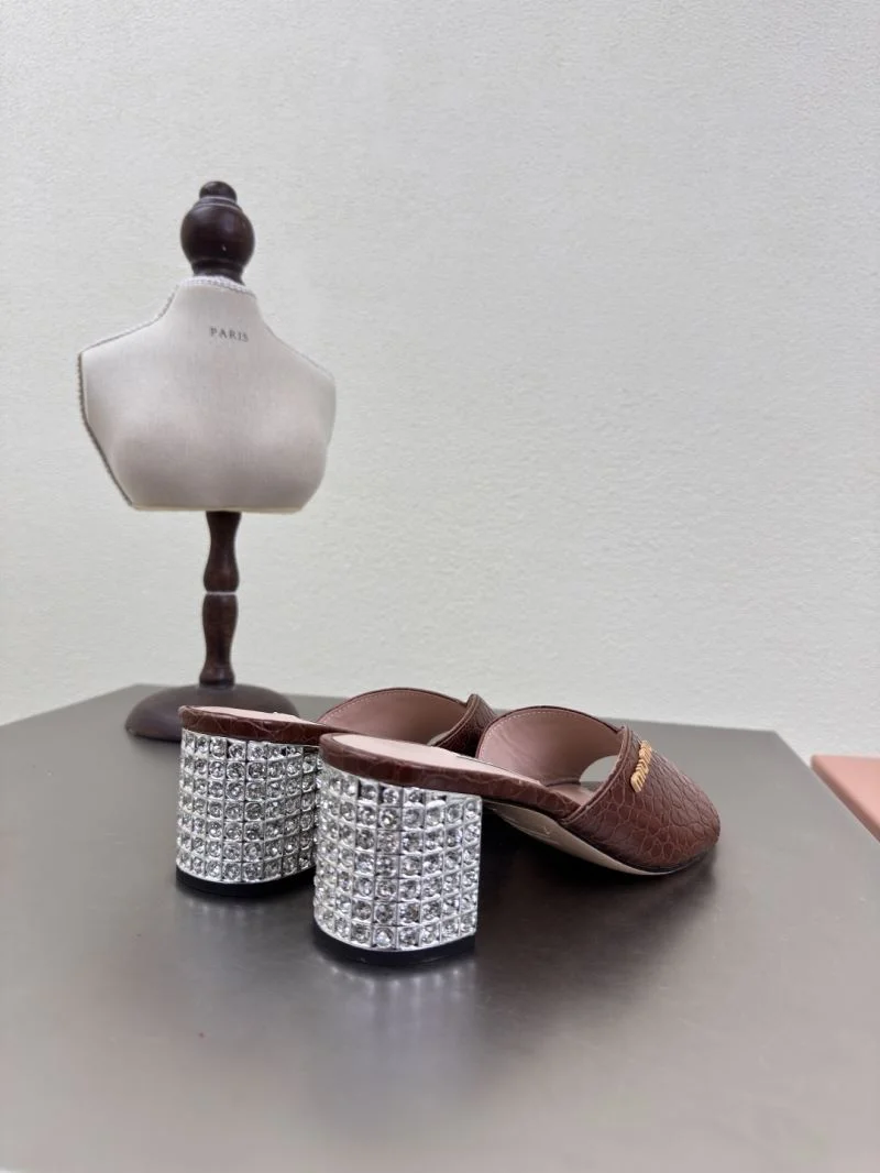 Trendsetting Miu Miu Sandals 9541