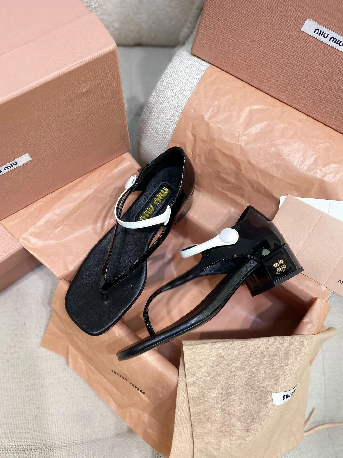 Miu Miu Sandals TimelessDesign 6132