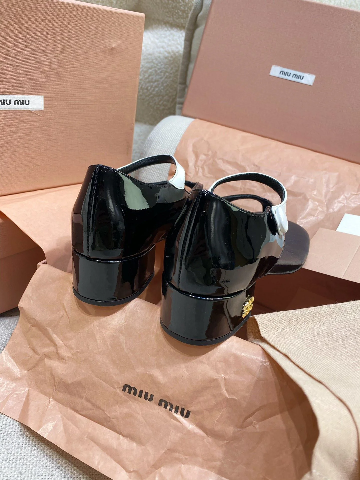 Miu Miu Sandals TimelessDesign 6132