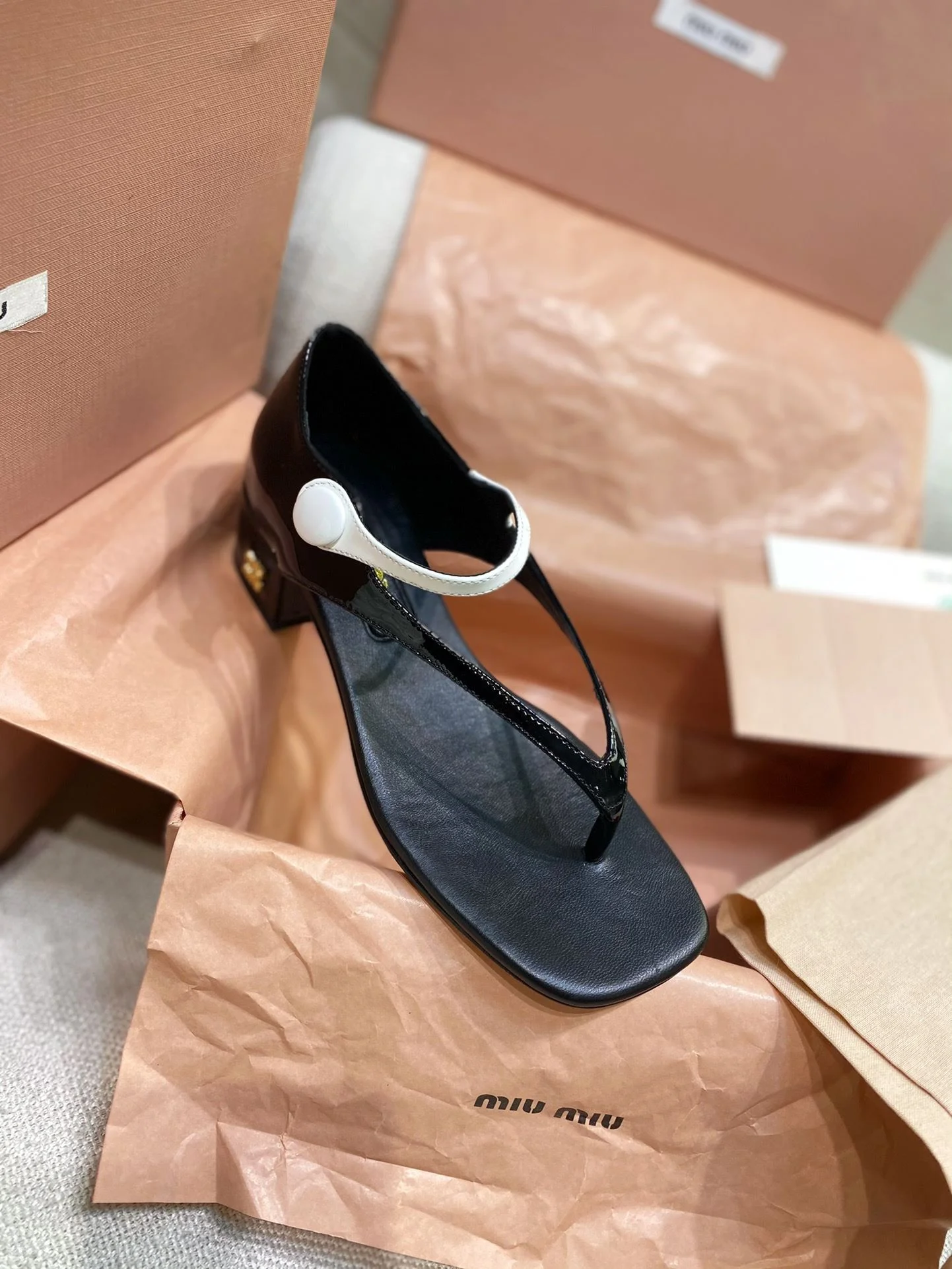 Miu Miu Sandals TimelessDesign 6132