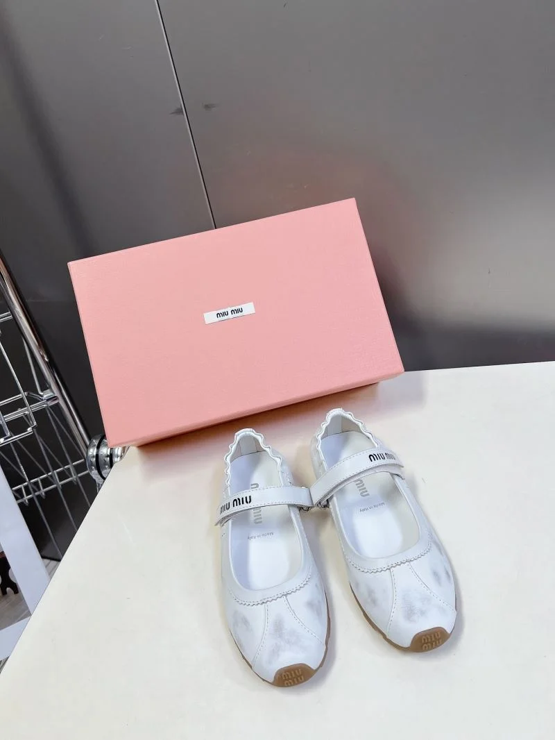 Snug Miu Miu Shoes 7524