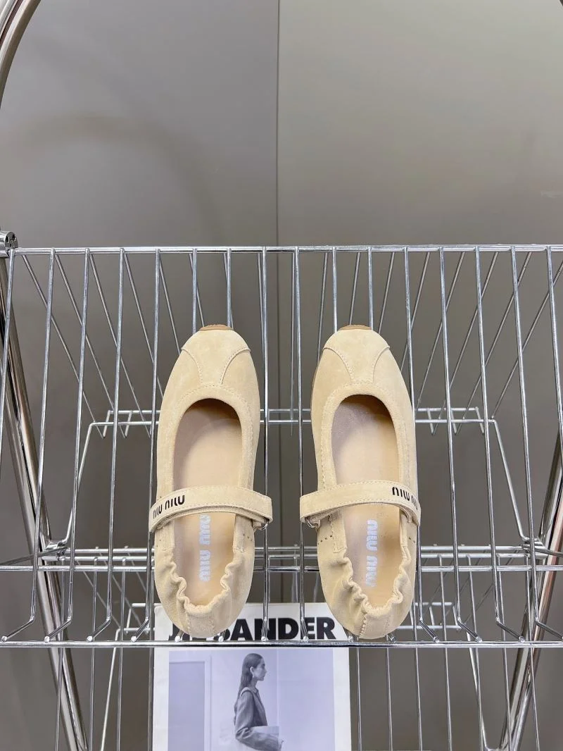 Miu Miu Shoes Durable 7537