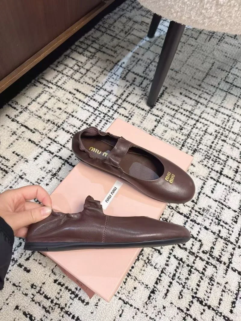 Miu Miu Shoes Practical 7458