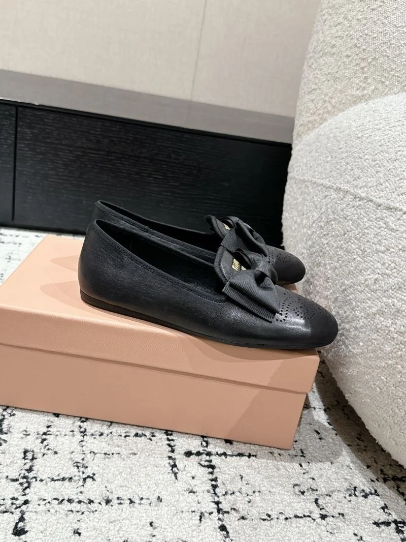 Refined Miu Miu Shoes 7457