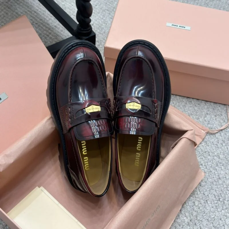 Sporty Miu Miu Shoes 7447