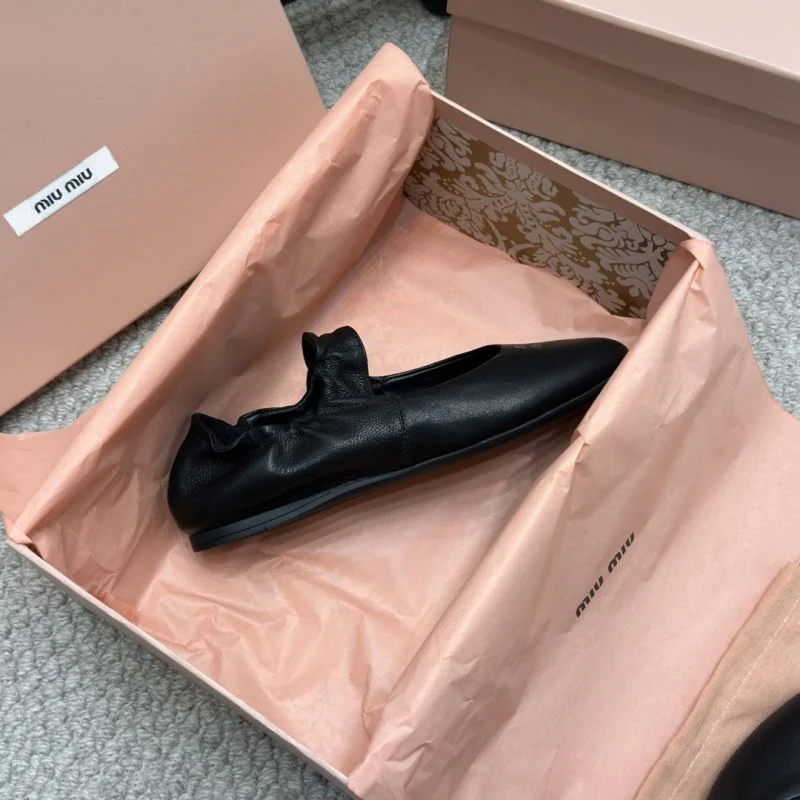 Miu Miu Shoes WaterResistant 7415