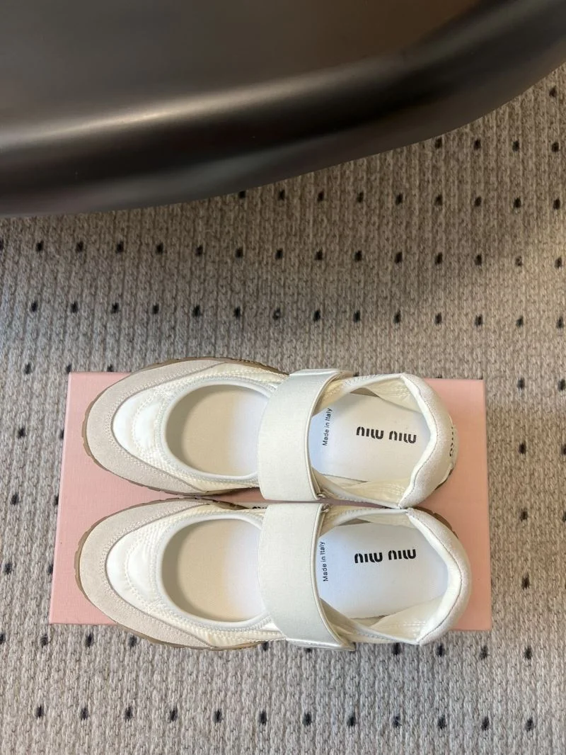 Miu Miu Shoes Versatile 7382