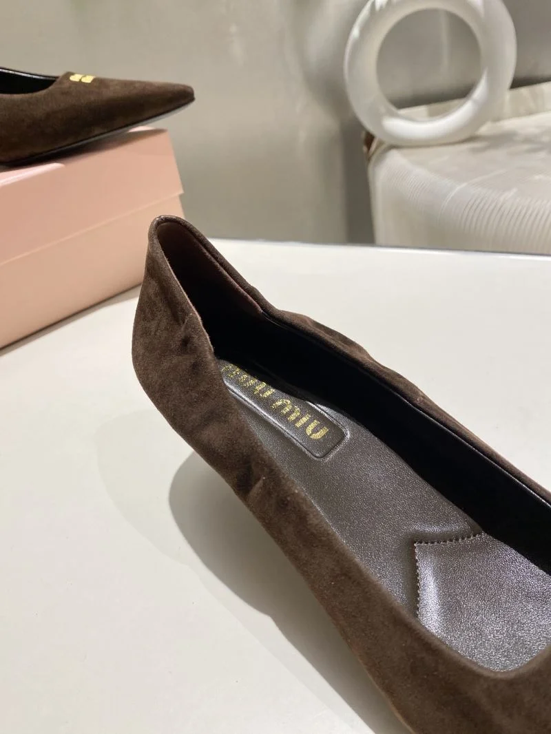 Flexible Miu Miu Shoes 11578