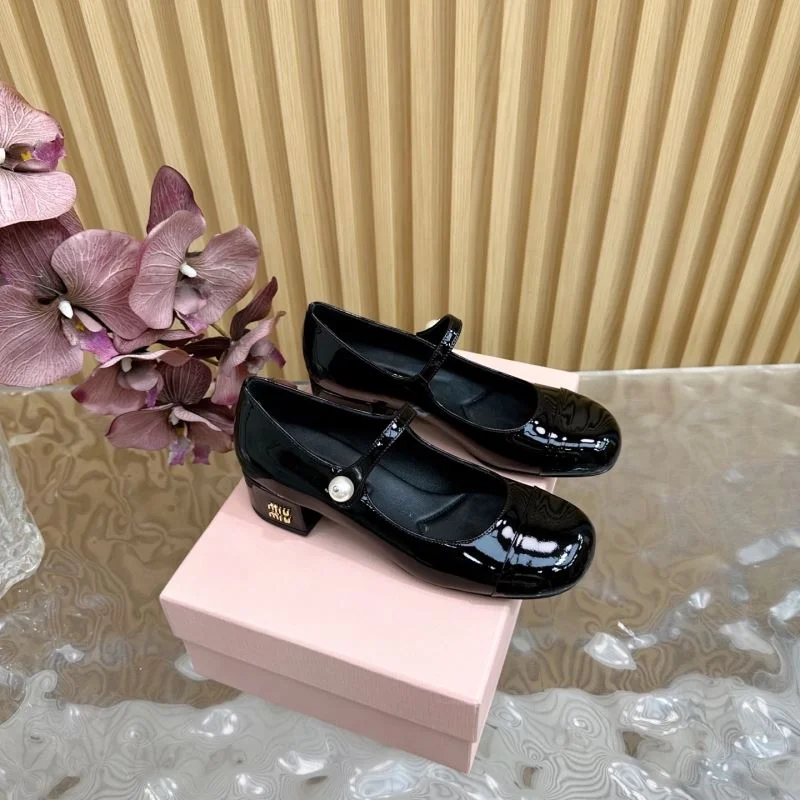 Minimalist Miu Miu Shoes 11556