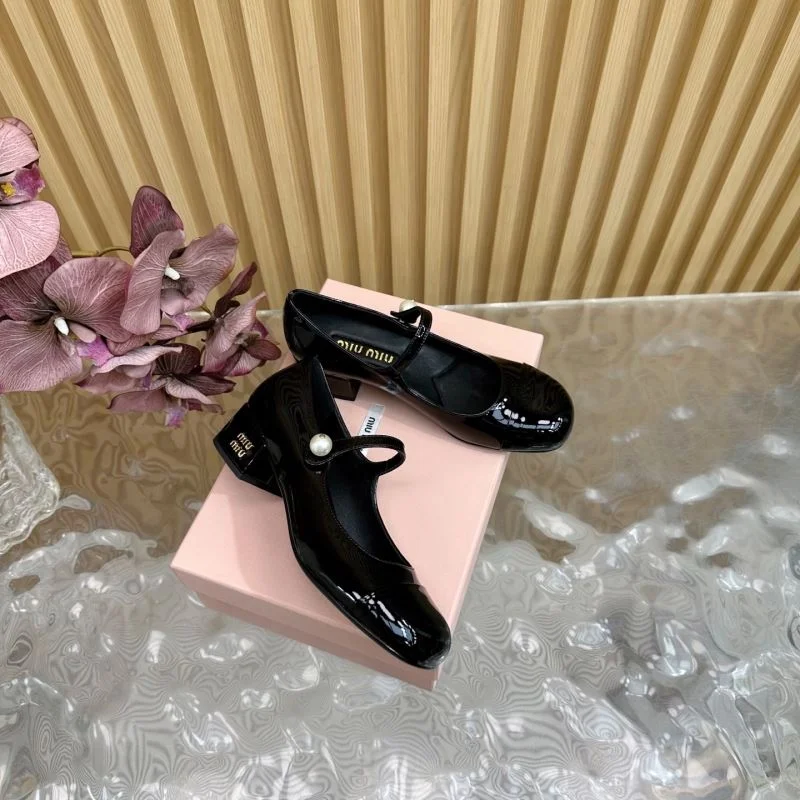 Minimalist Miu Miu Shoes 11556
