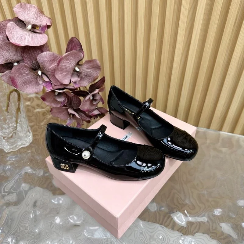 Minimalist Miu Miu Shoes 11556