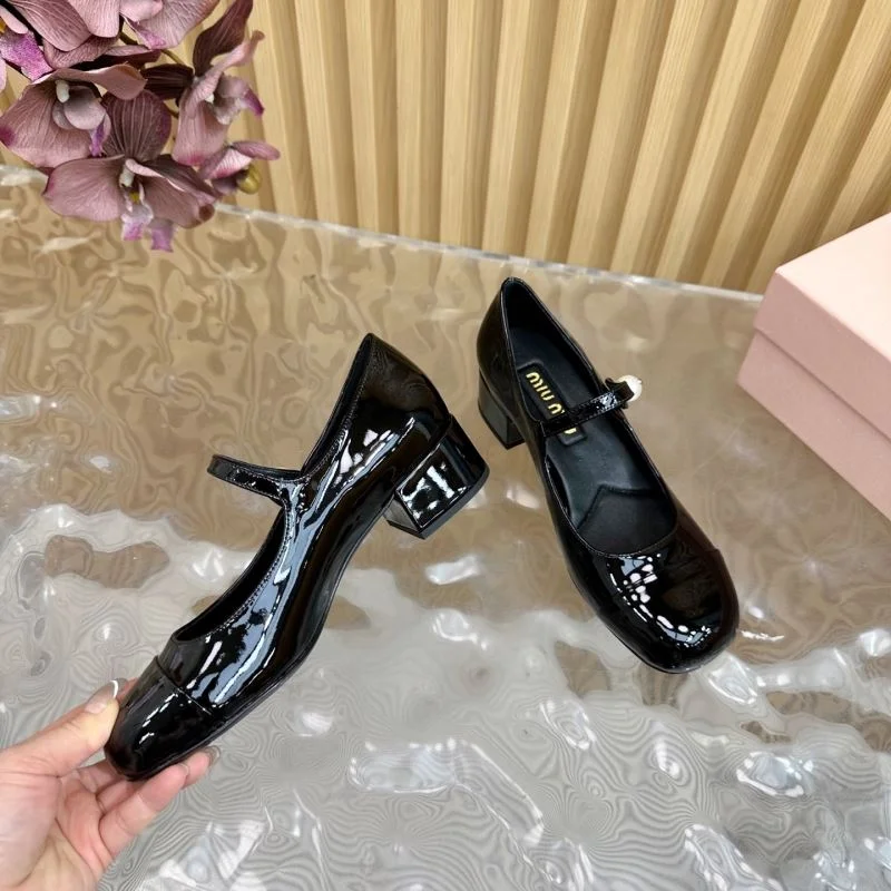 Minimalist Miu Miu Shoes 11556