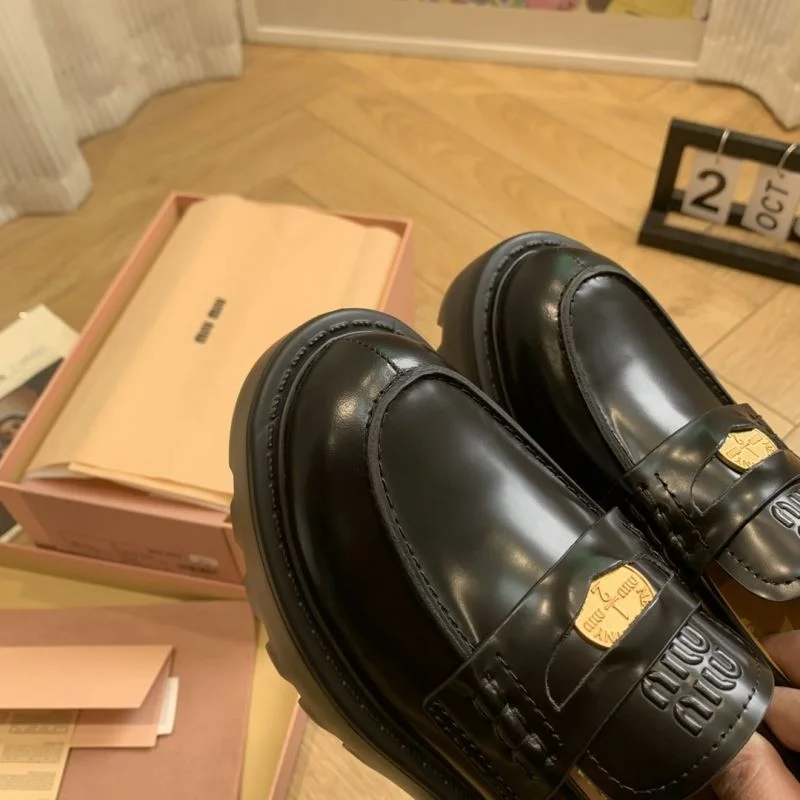 Miu Miu Shoes Sleek 9466