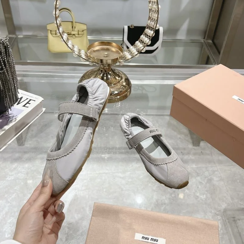 Sleek Miu Miu Shoes 9478