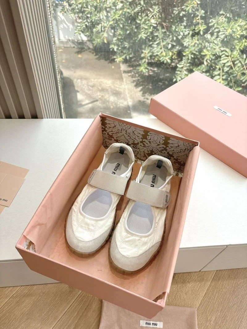 Miu Miu Shoes Unisex 9401