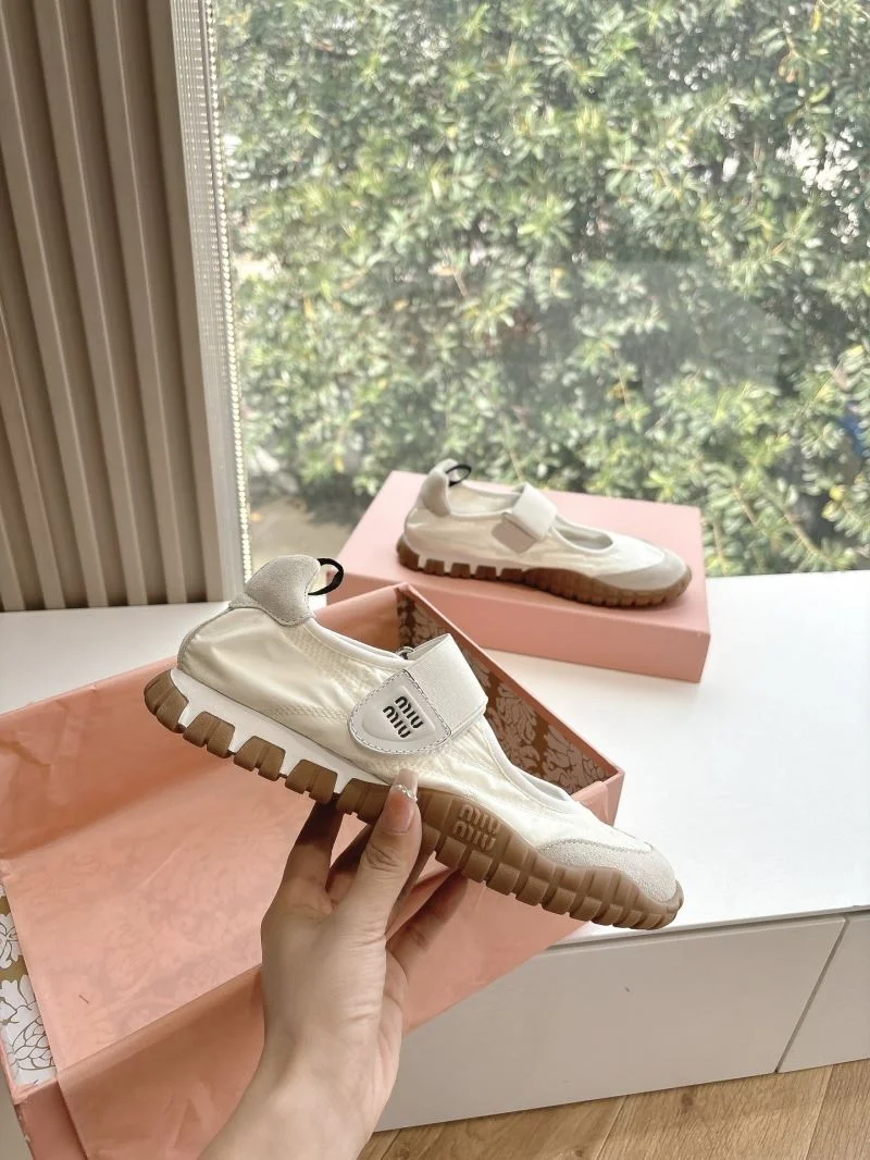 Miu Miu Shoes Unisex 9401