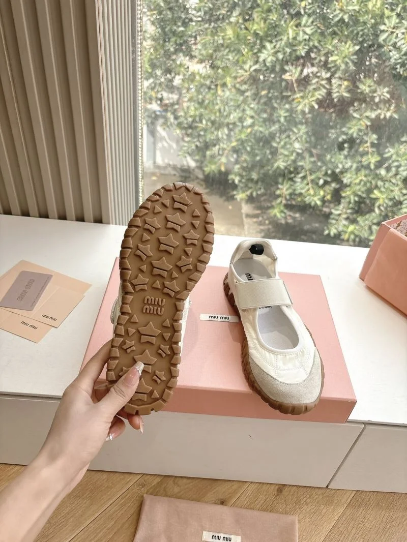 Miu Miu Shoes Unisex 9401