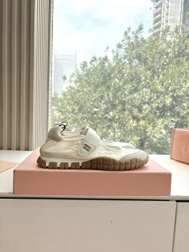 Miu Miu Shoes Unisex 9401