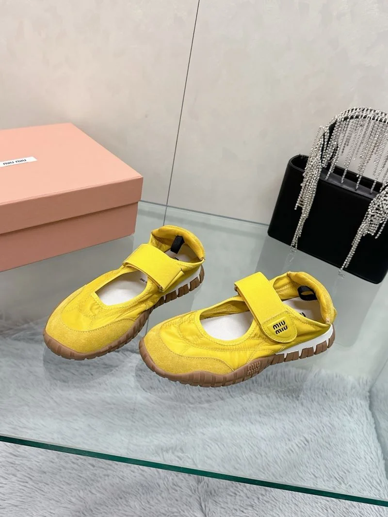 Practical Miu Miu Shoes 9404