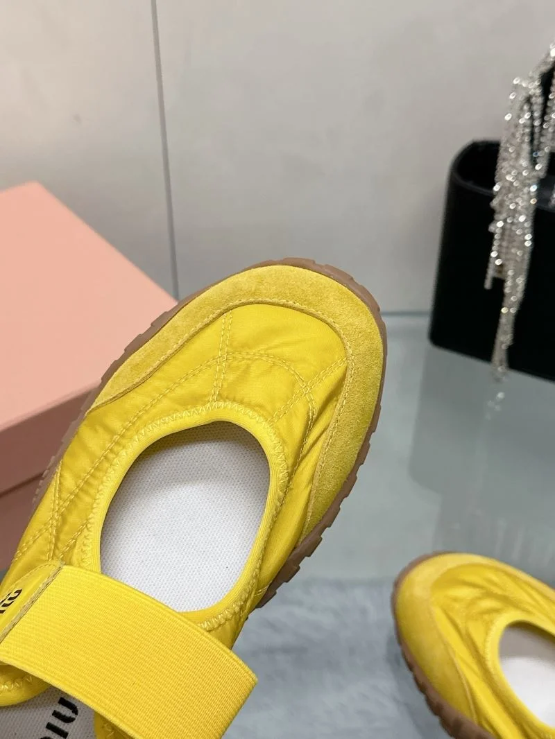 Practical Miu Miu Shoes 9404