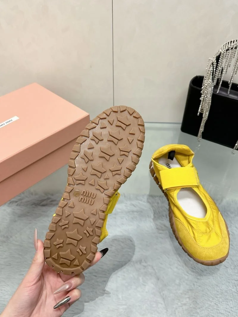 Practical Miu Miu Shoes 9404