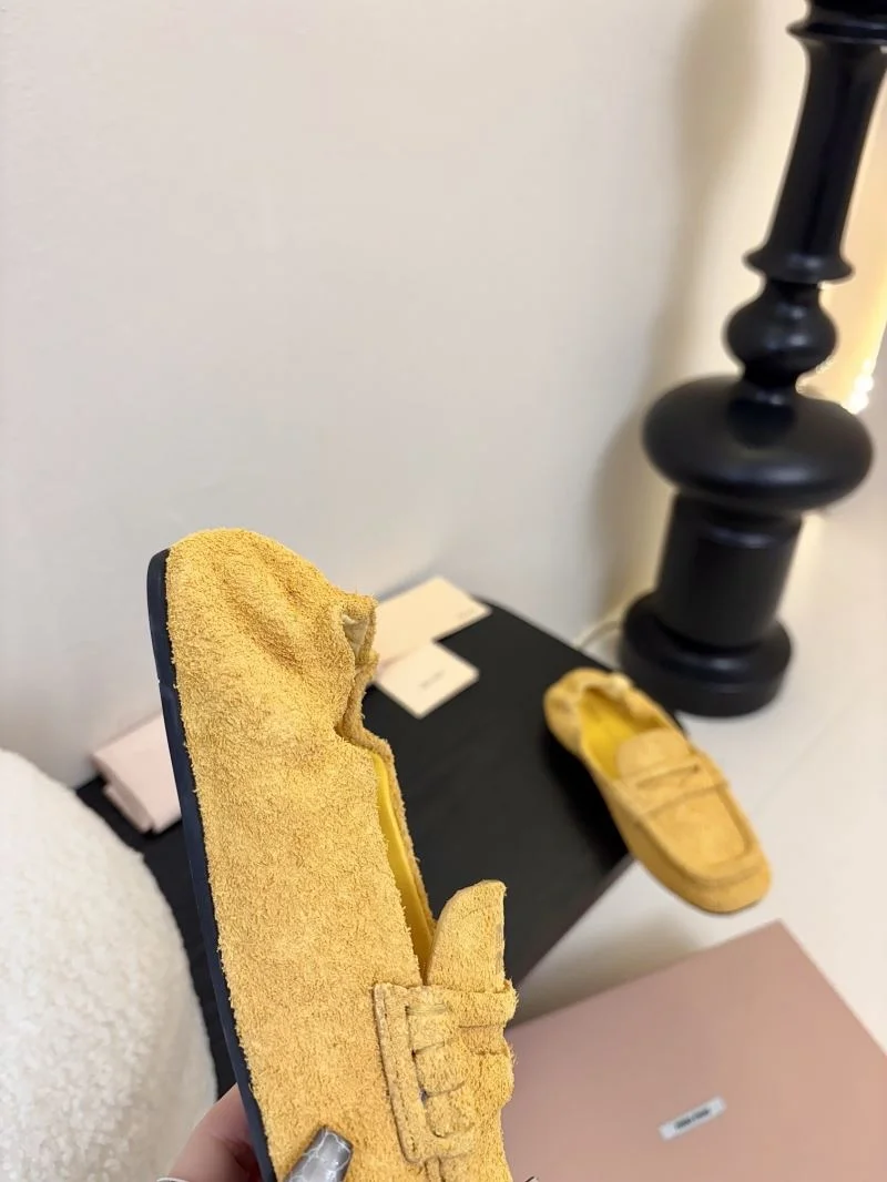 UrbanChic Miu Miu Shoes 9390