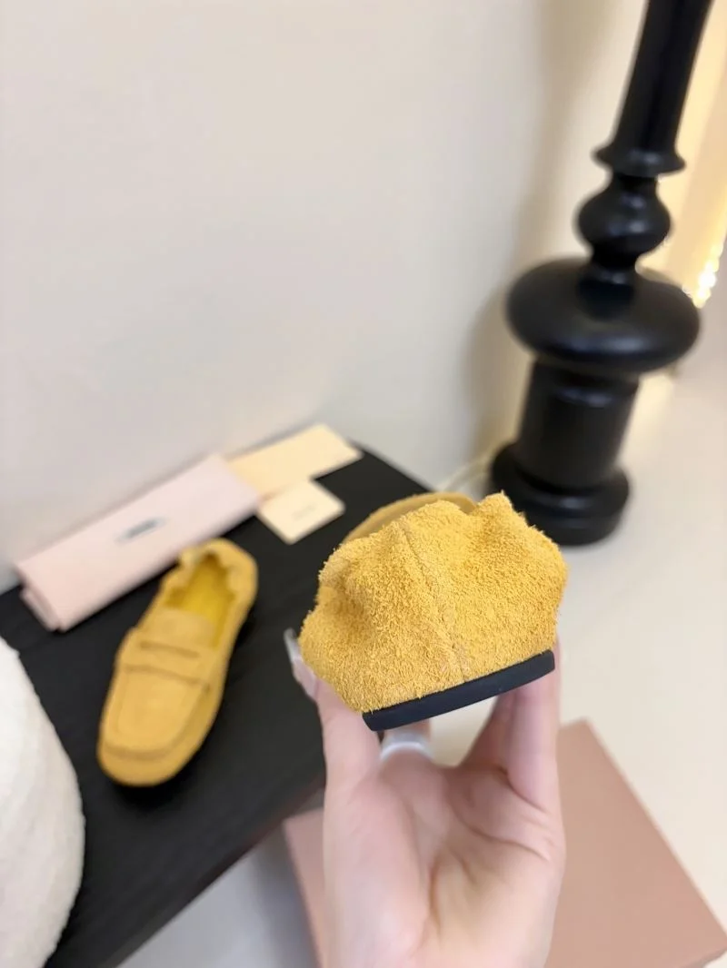 UrbanChic Miu Miu Shoes 9390