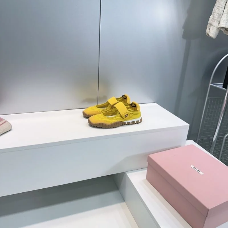 Miu Miu Shoes Lightweight 9369