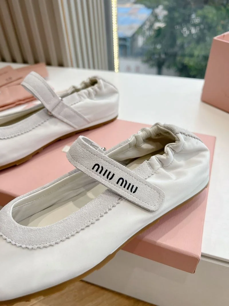 Vibrant Miu Miu Shoes 15466