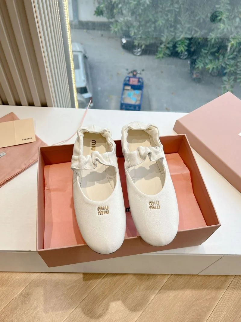 Miu Miu Shoes Unisex 15460