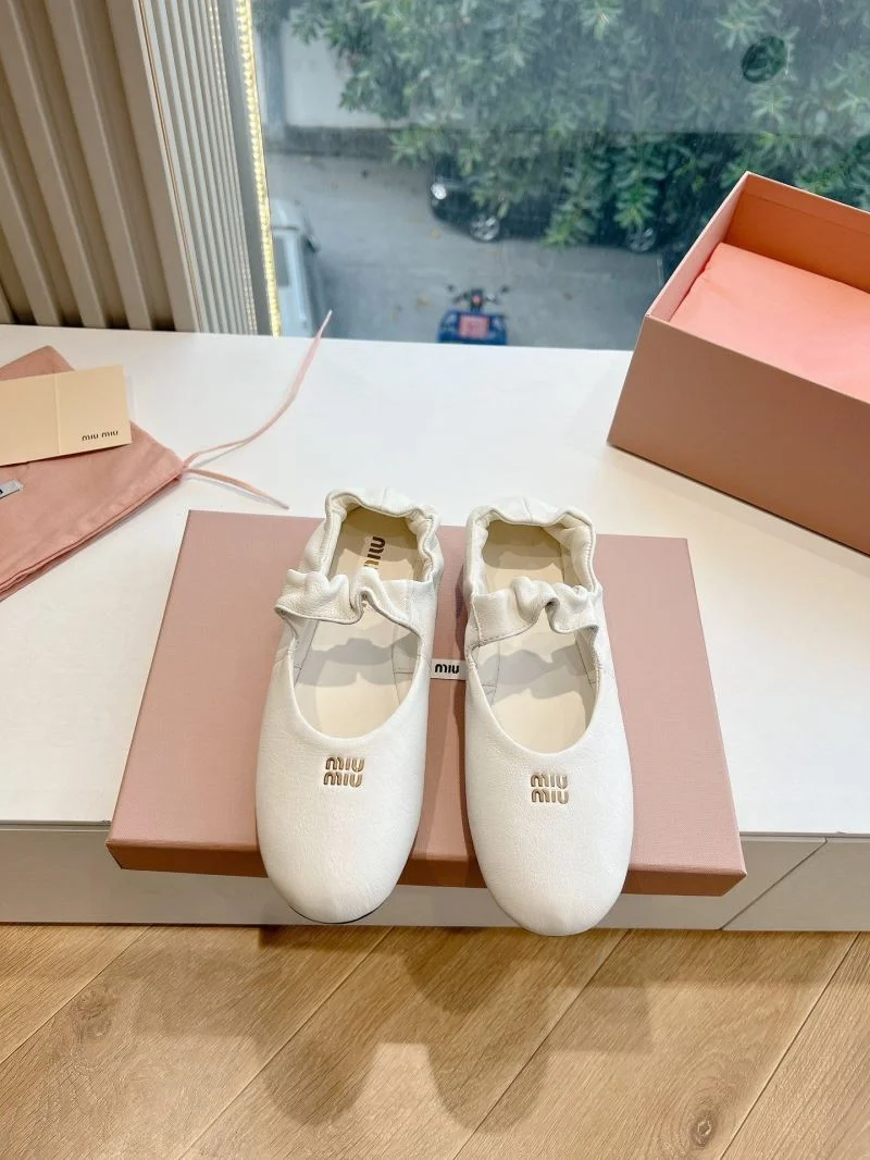 Miu Miu Shoes Unisex 15460