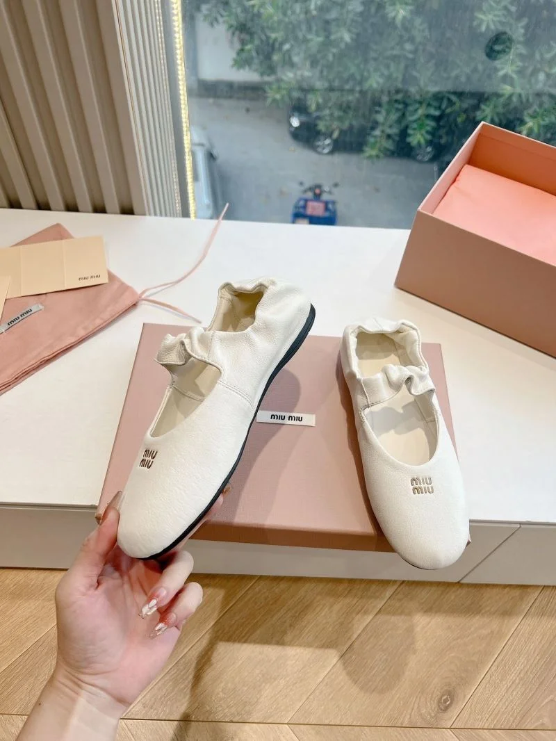 Miu Miu Shoes Unisex 15460