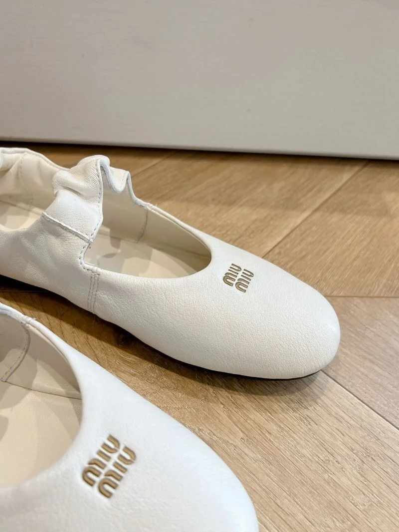 Miu Miu Shoes Unisex 15460