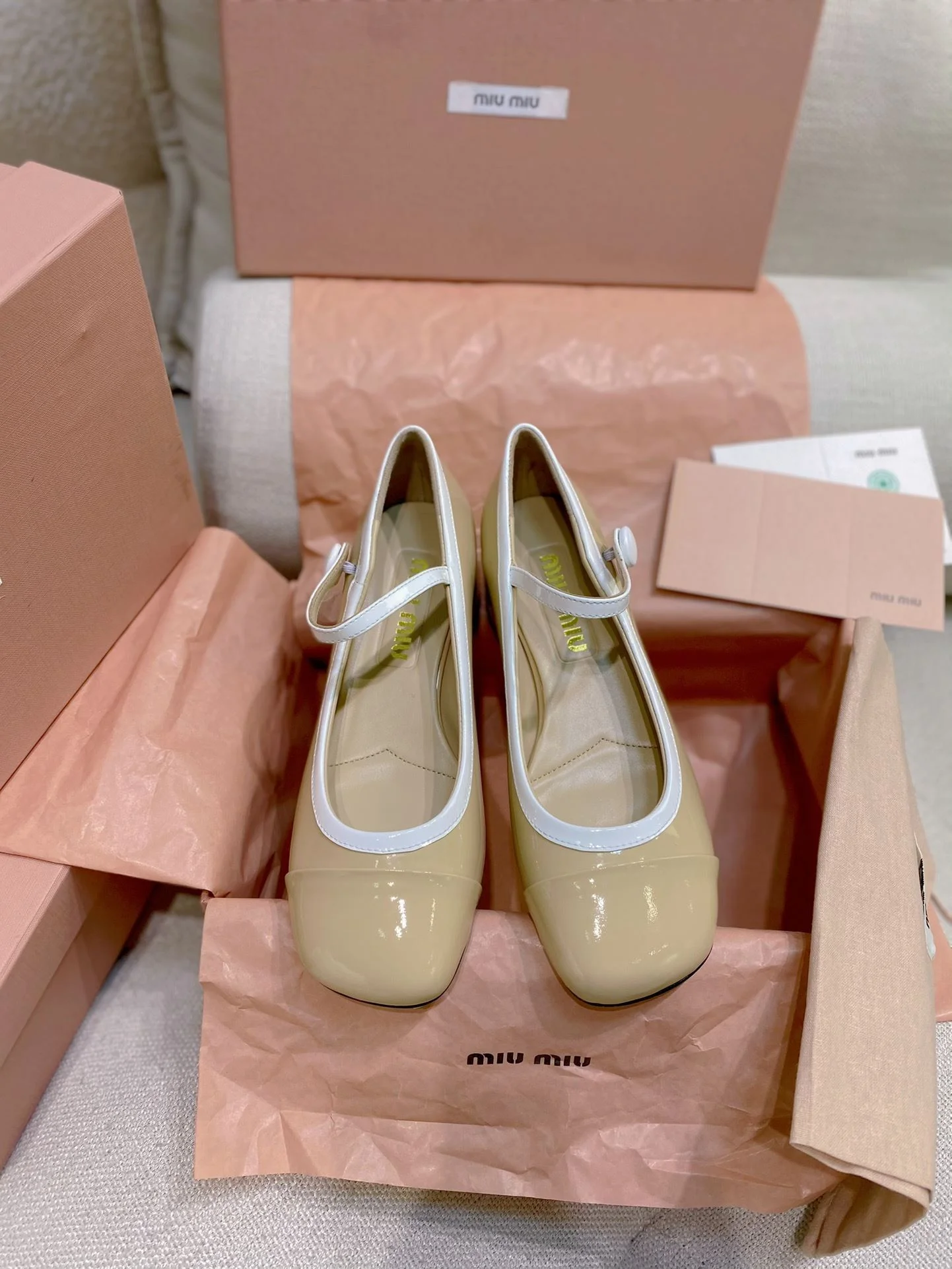 UrbanChic Miu Miu Shoes 6125