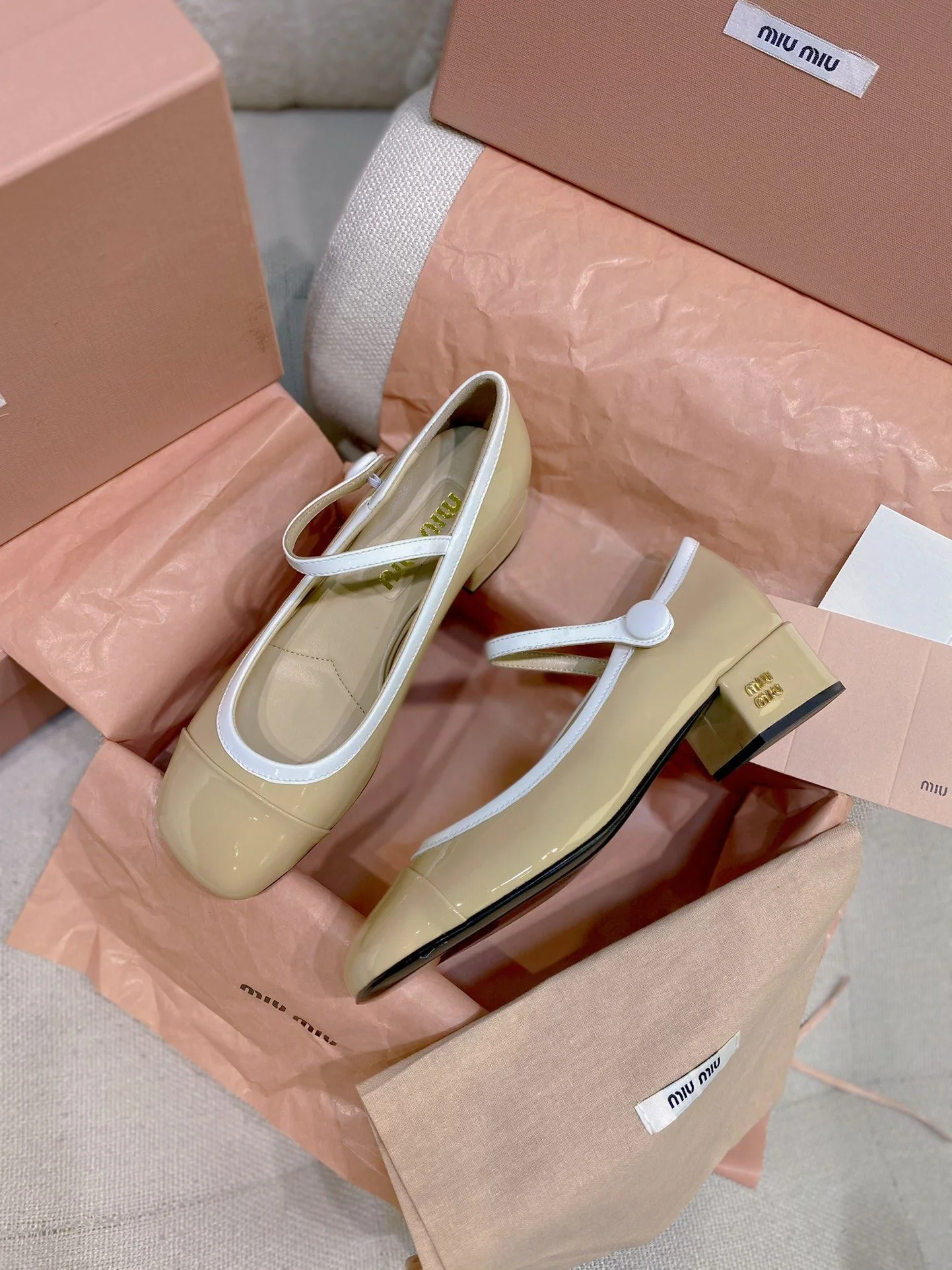 UrbanChic Miu Miu Shoes 6125