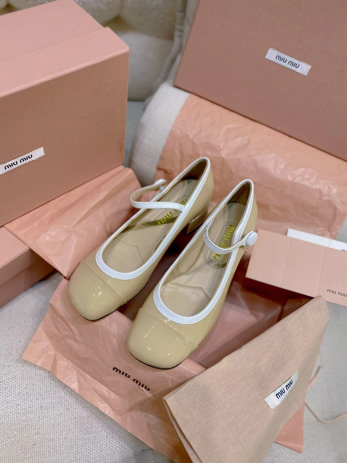 UrbanChic Miu Miu Shoes 6125