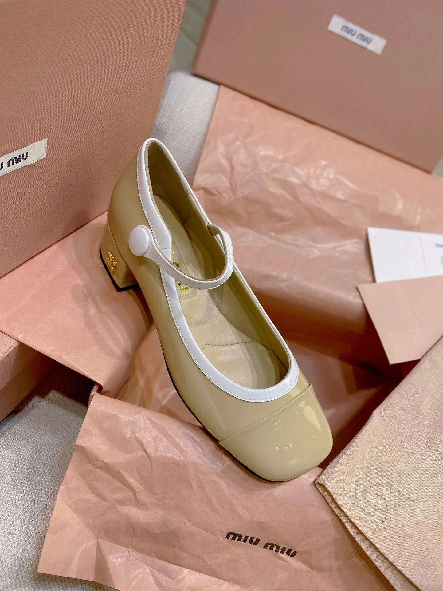 UrbanChic Miu Miu Shoes 6125