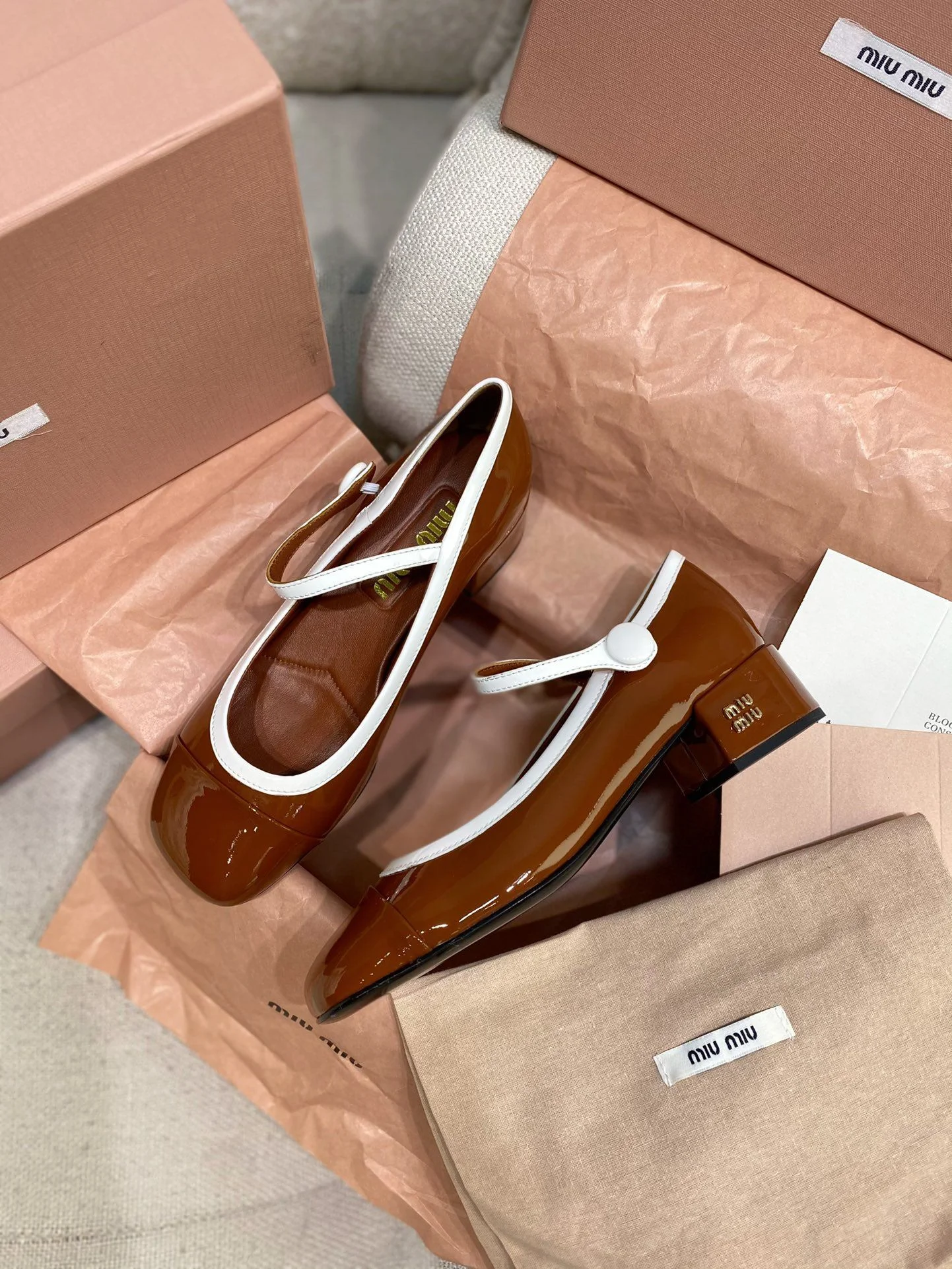 Lightweight Miu Miu Shoes 6106