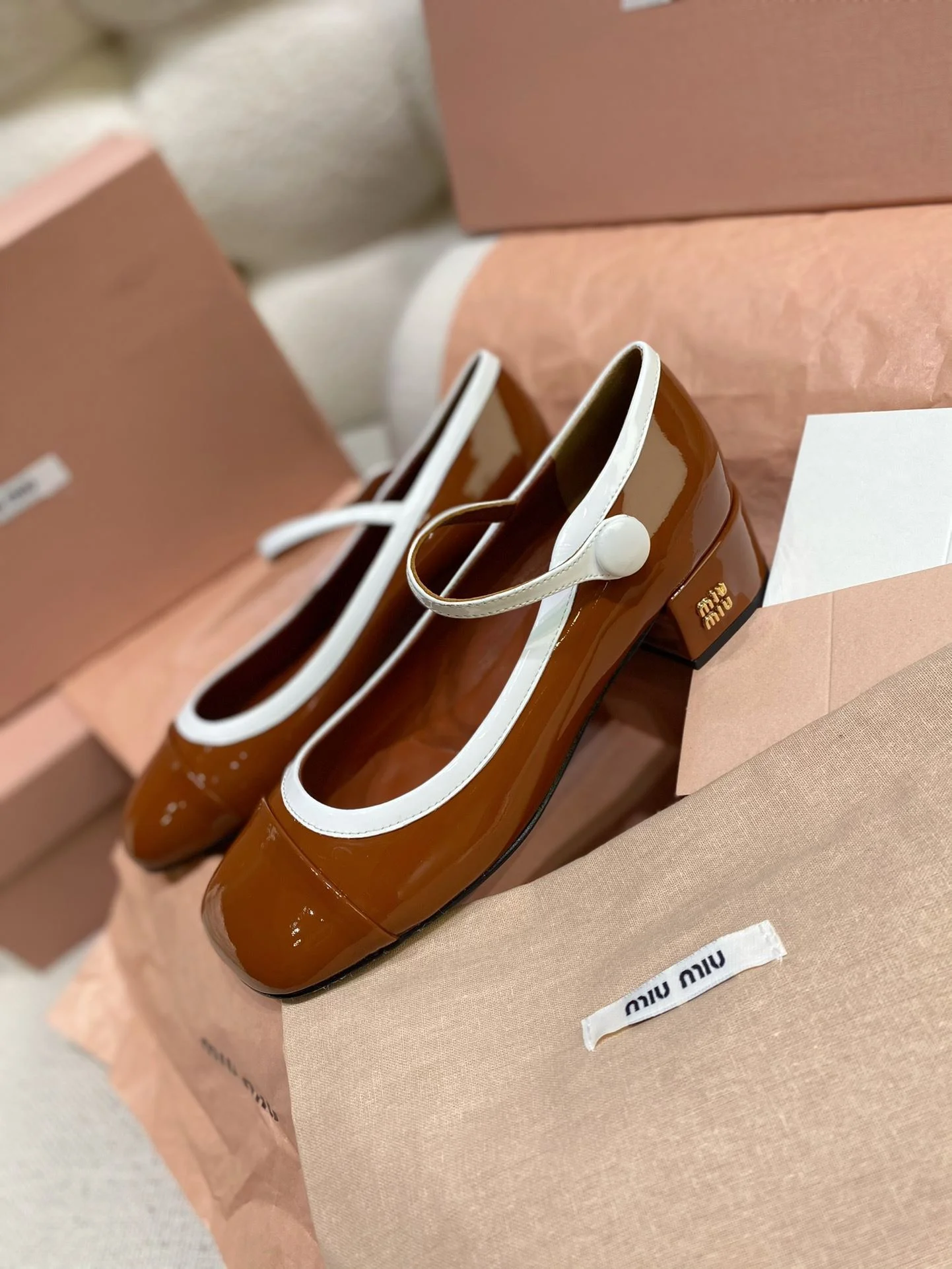 Lightweight Miu Miu Shoes 6106