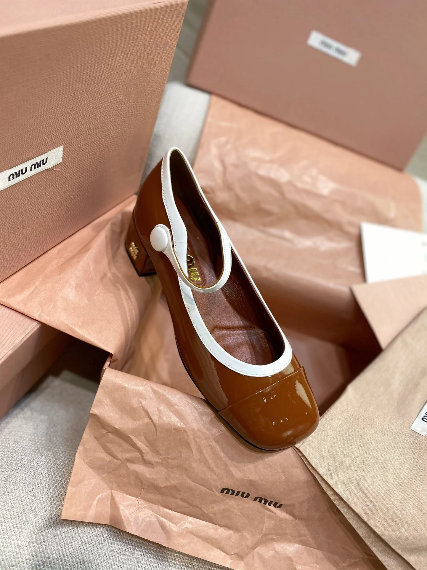 Lightweight Miu Miu Shoes 6106