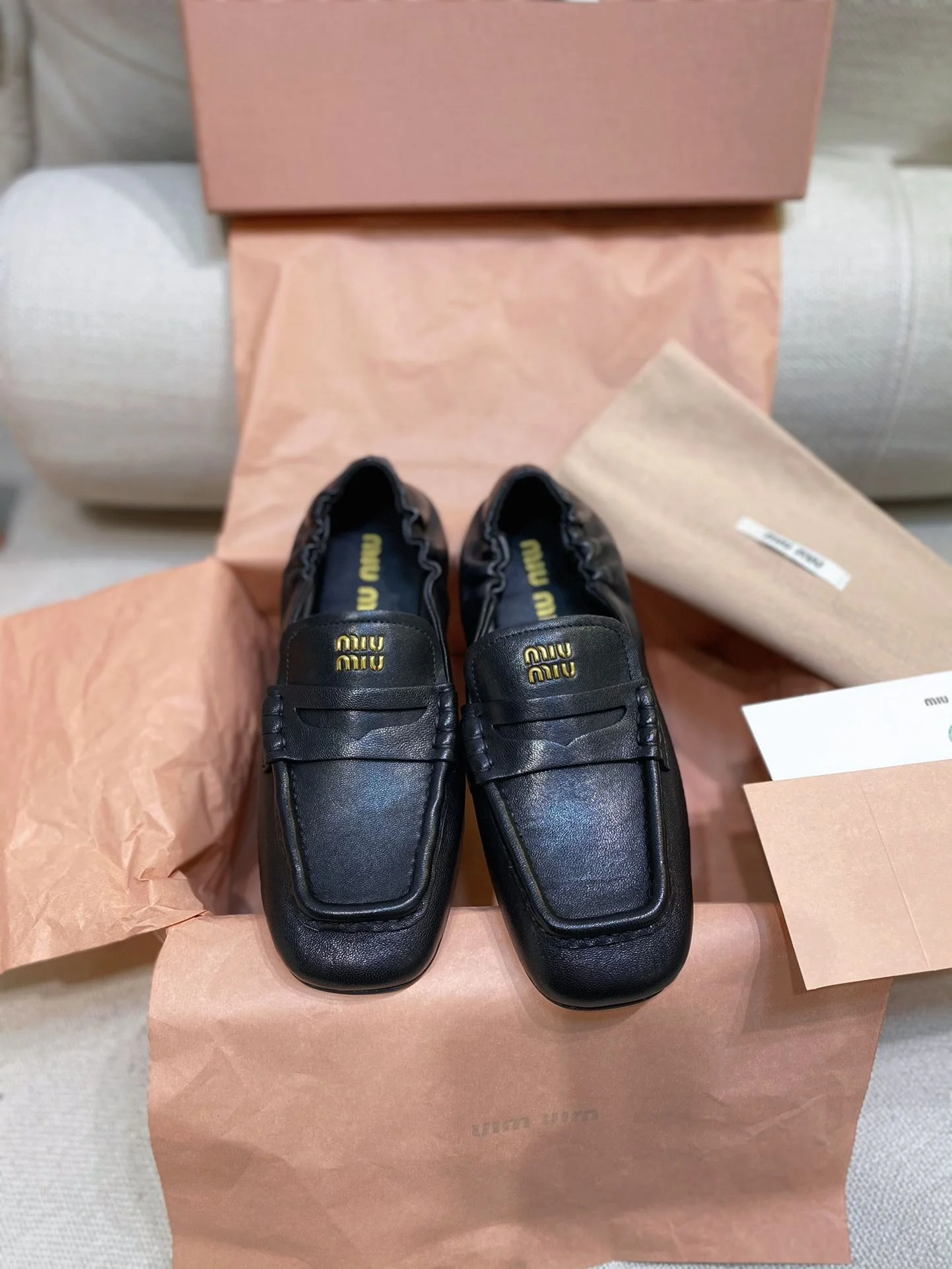 Functional Miu Miu Shoes 6105
