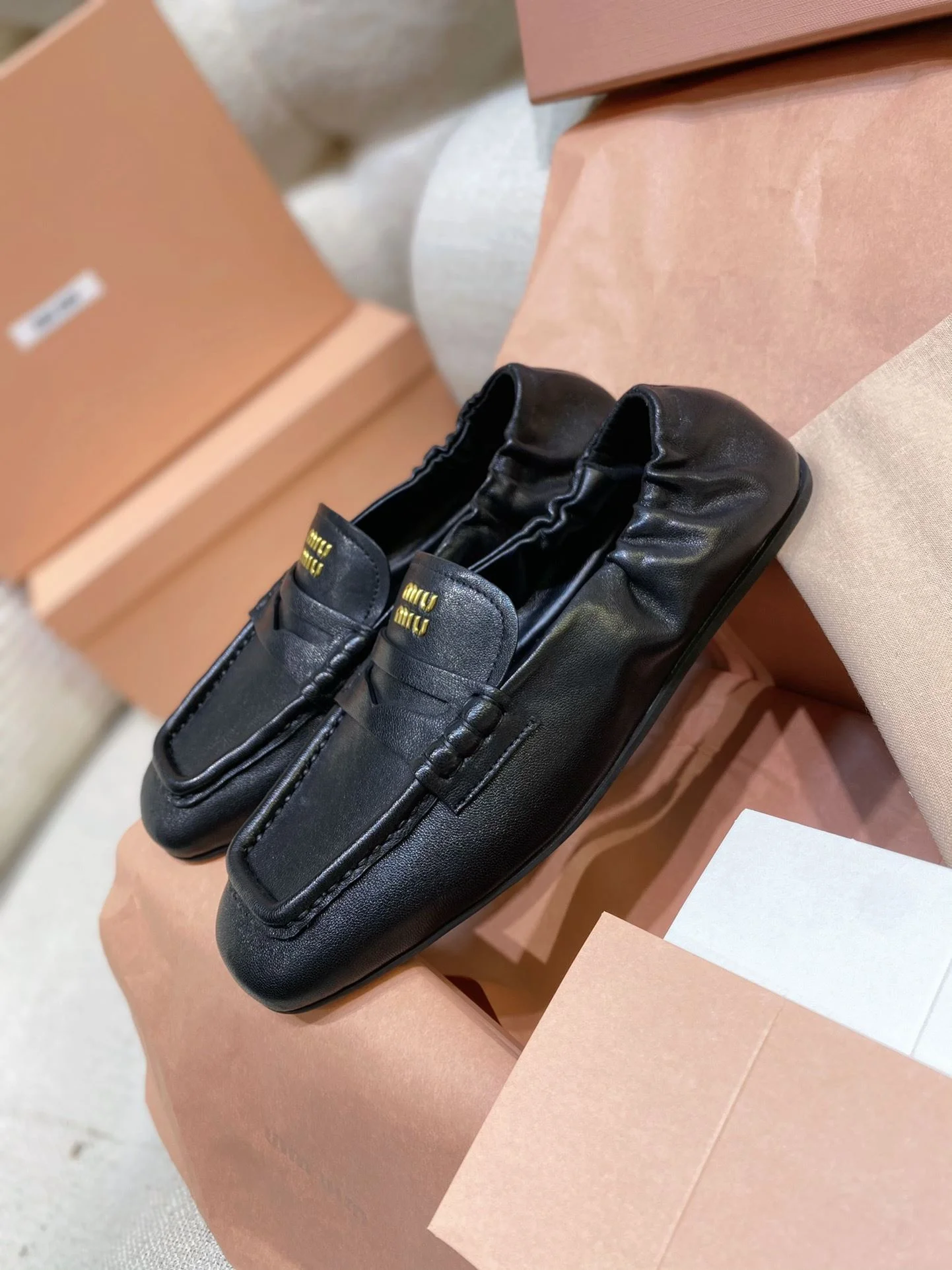 Functional Miu Miu Shoes 6105