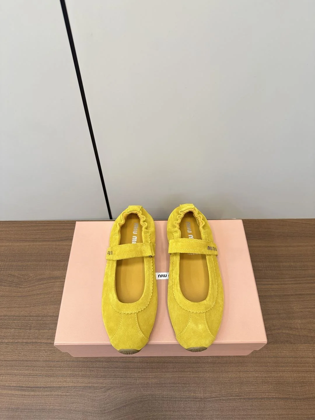 Flexible Miu Miu Shoes 6147