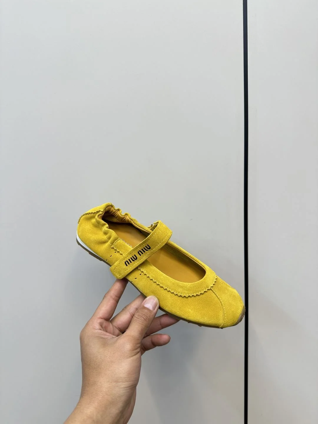 Flexible Miu Miu Shoes 6147
