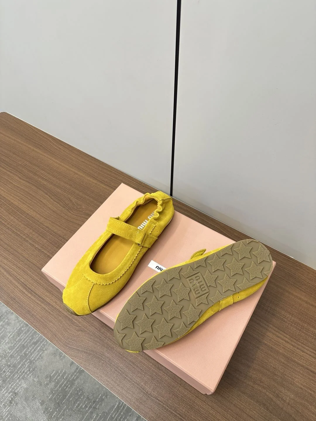 Flexible Miu Miu Shoes 6147