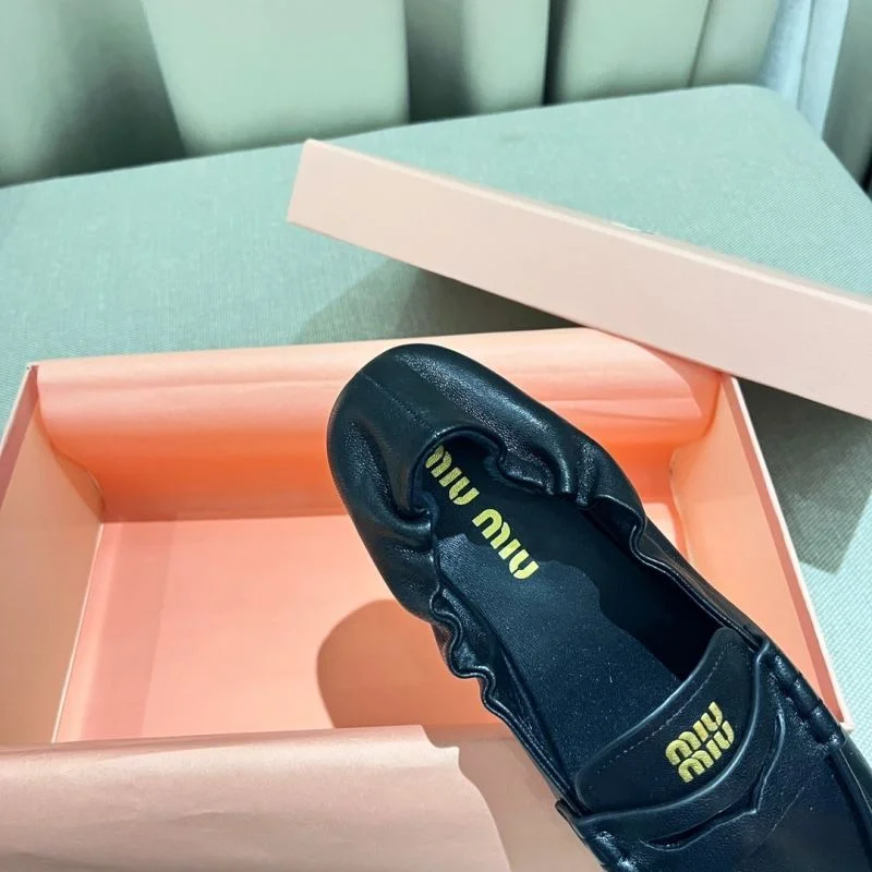 Versatile Miu Miu Shoes 6013