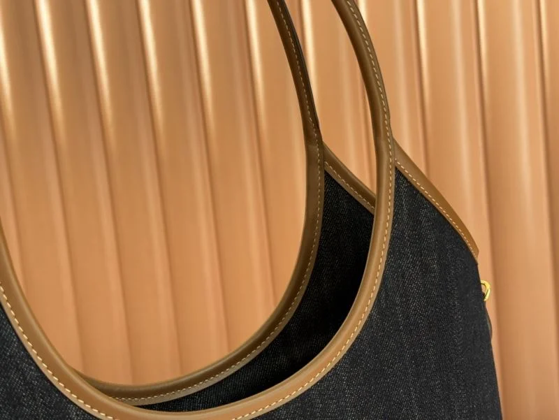 Bold Miu Miu Shopping Bags 49094