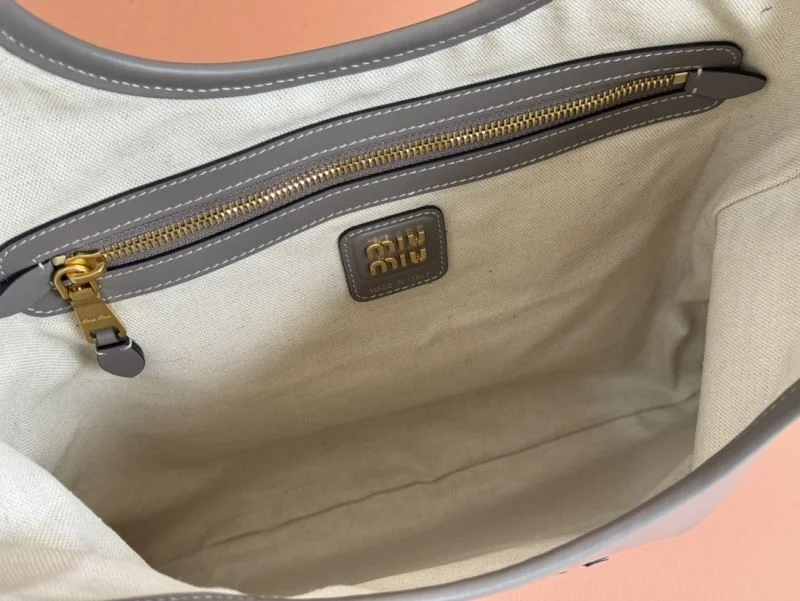 WellDesigned Miu Miu Shopping Bags 49143