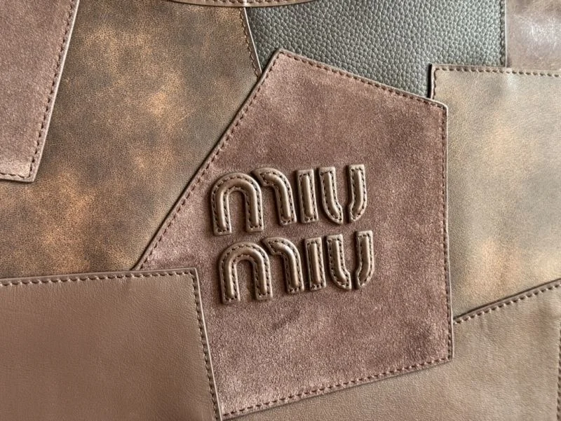 Unisex Miu Miu Shopping Bags 49101