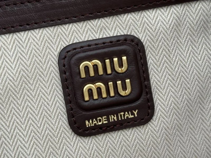 Unisex Miu Miu Shopping Bags 49101